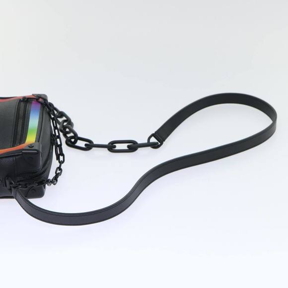 LOUIS VUITTON Malle Shoulder Bag - Picture 14 of 16